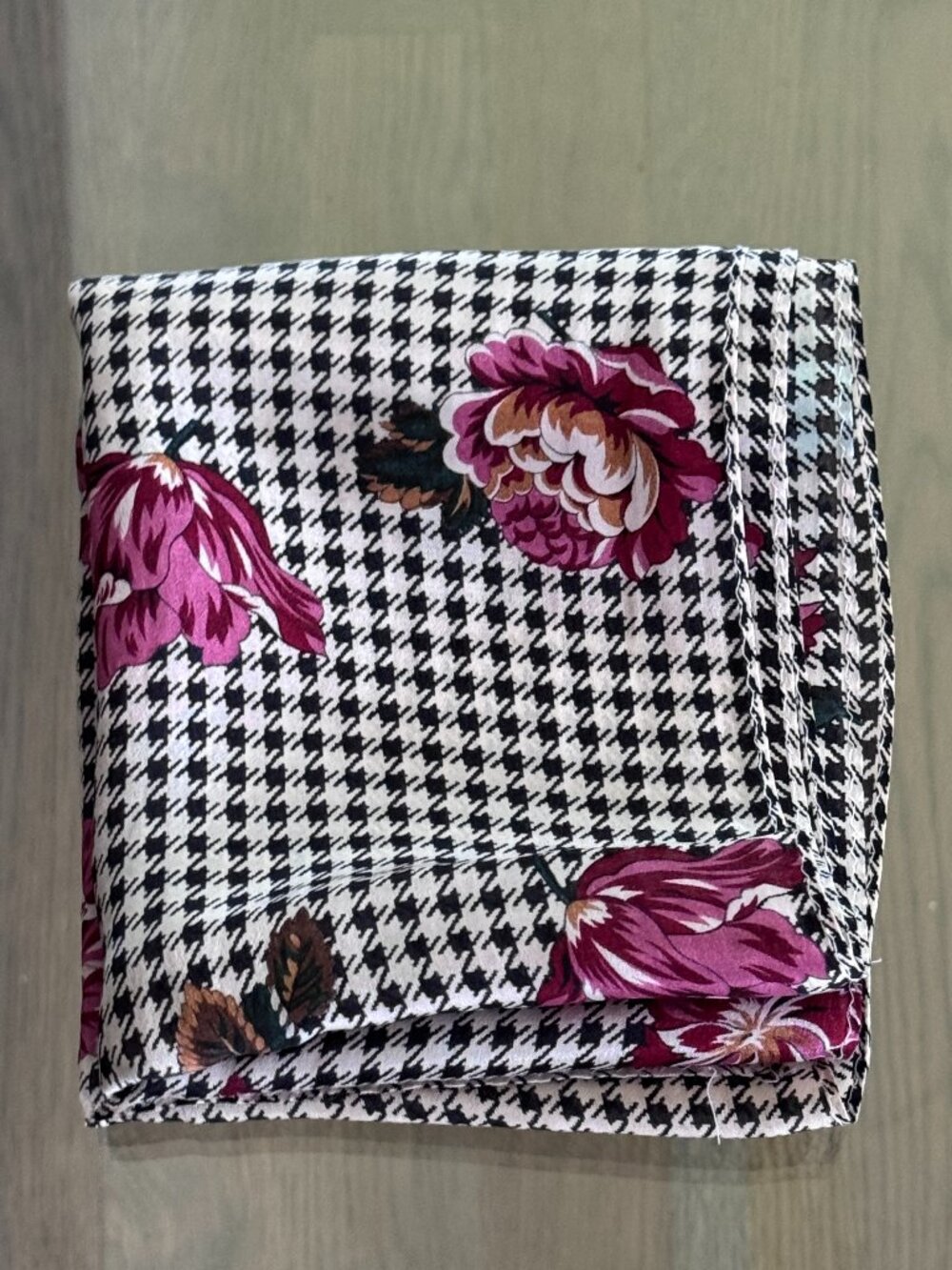 Club 7 Echo Vintage Floral Gingham Scarf, Great Condition